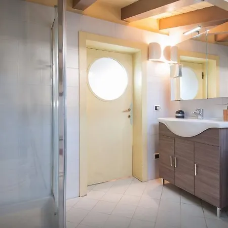 Bed & Breakfast La Torretta Di Via Tassis